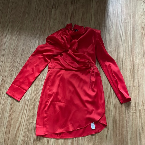 Prettylittlething dress - Picture 4 of 10